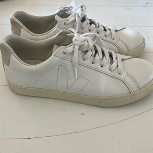 White Veja sneakers women’s 8, 39